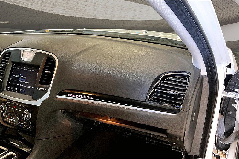 Used 2023 Chrysler 300 Touring w/ Sport Appearance Package RWD image 13