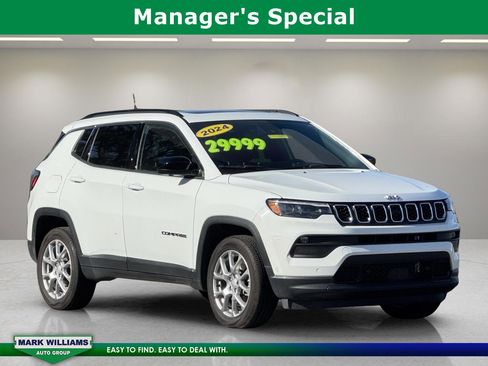 Used 2024 Jeep Compass Latitude w/ Sun and Sound Group image 1