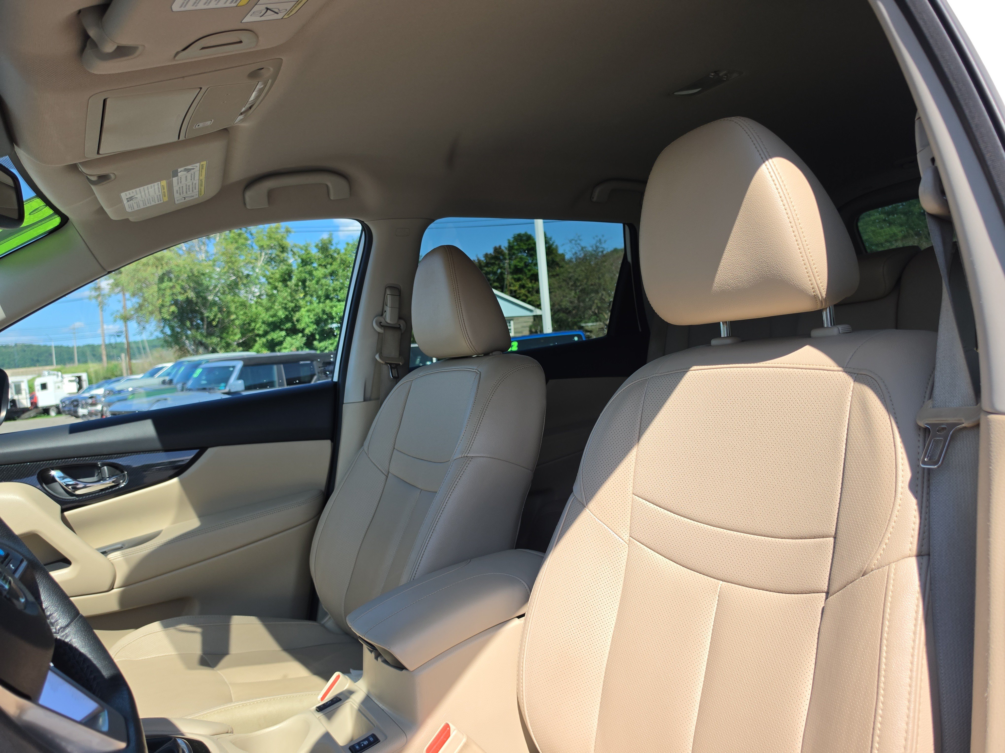 Used 2019 Nissan Rogue SL AWD/4WD image 12