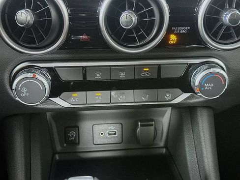 Used 2025 Nissan Sentra S FWD image 17