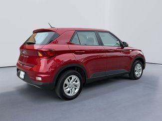 Used 2026 Hyundai Venue SE FWD video 3