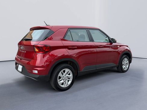 Used 2026 Hyundai Venue SE FWD image 3