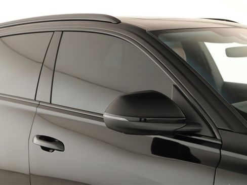 Used 2025 Audi Q8 Prestige w/ Prestige Package image 35