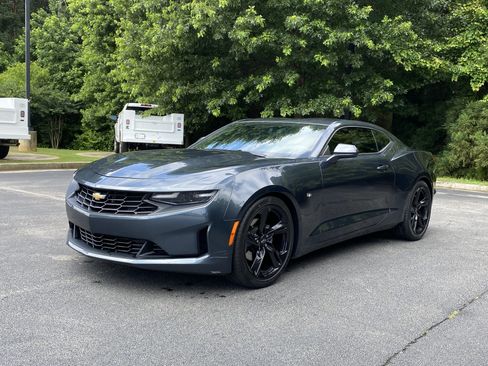 Used 2021 Chevrolet Camaro LT RWD image 5
