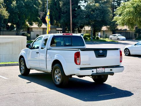 Used 2013 Nissan Frontier Desert Runner RWD image 5
