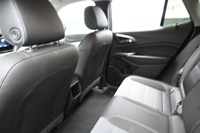 Used 2025 Chevrolet Trax LT FWD image 24