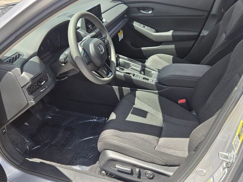 Used 2023 Honda Accord EX image 10