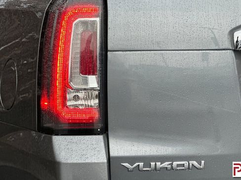 Used 2018 GMC Yukon Denali image 37