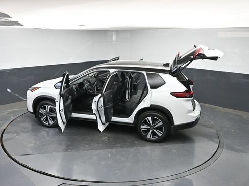 Used 2024 Nissan Rogue SL w/ SL Premium Package image 46