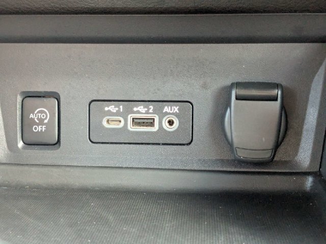 Used 2025 Nissan Sentra SV FWD image 31