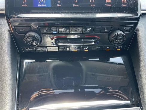 Used 2021 Jeep Grand Cherokee L Limited w/ Luxury Tech Group II AWD/4WD image 35