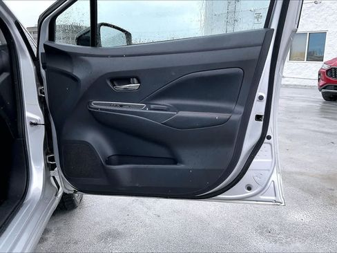 Used 2024 Nissan Versa SR FWD image 28