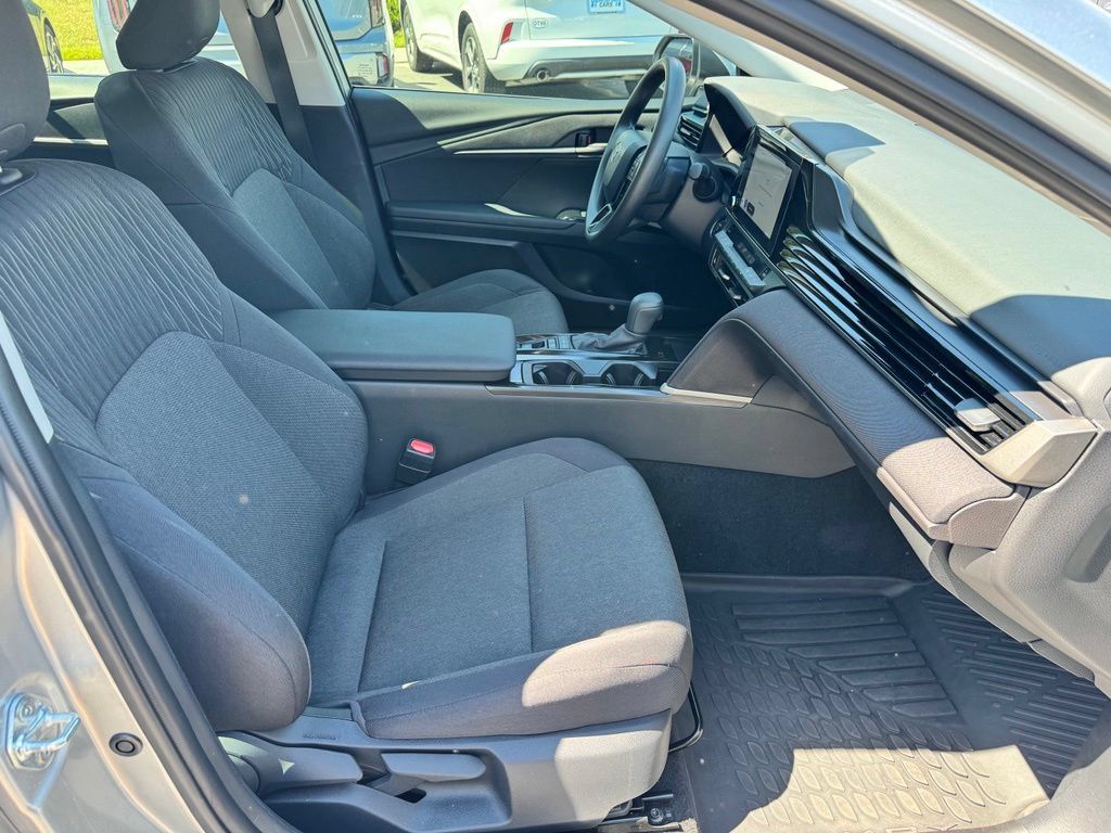 Used 2025 Toyota Camry LE FWD image 24