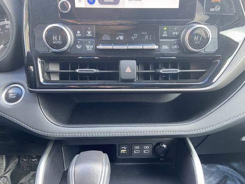 Used 2024 Toyota Highlander LE image 18