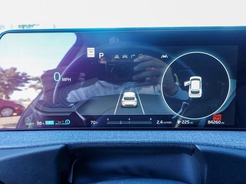 Used 2022 Kia EV6 Light image 16