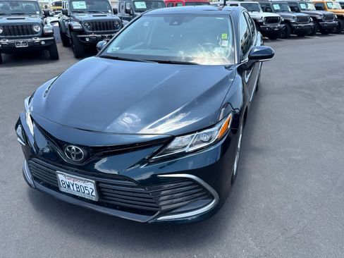 Used 2021 Toyota Camry LE w/ Convenience Package FWD image 3