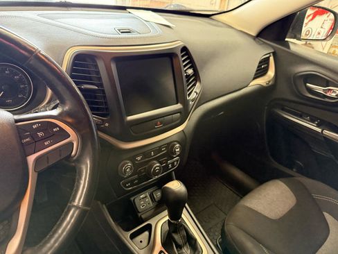 Used 2014 Jeep Cherokee Latitude w/ Cold Weather Group image 14