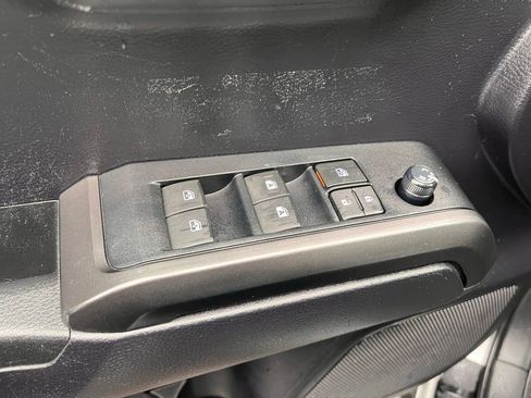 Used 2020 Toyota Tacoma TRD Off-Road image 32