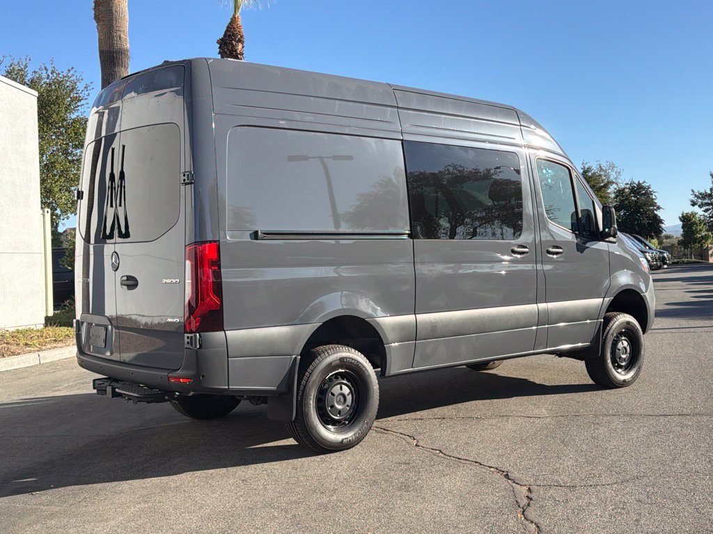 Used 2026 Mercedes-Benz Sprinter 2500 w/ Winter Package Plus image 7