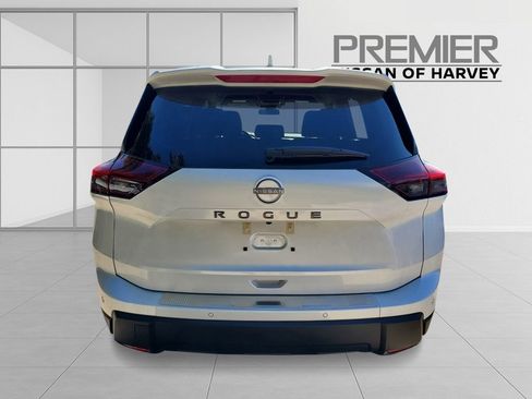New 2026 Nissan Rogue SV FWD image 5