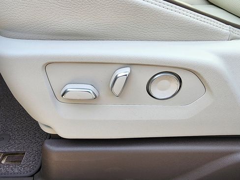 New 2026 GMC Yukon Denali w/ Denali Reserve Package image 18