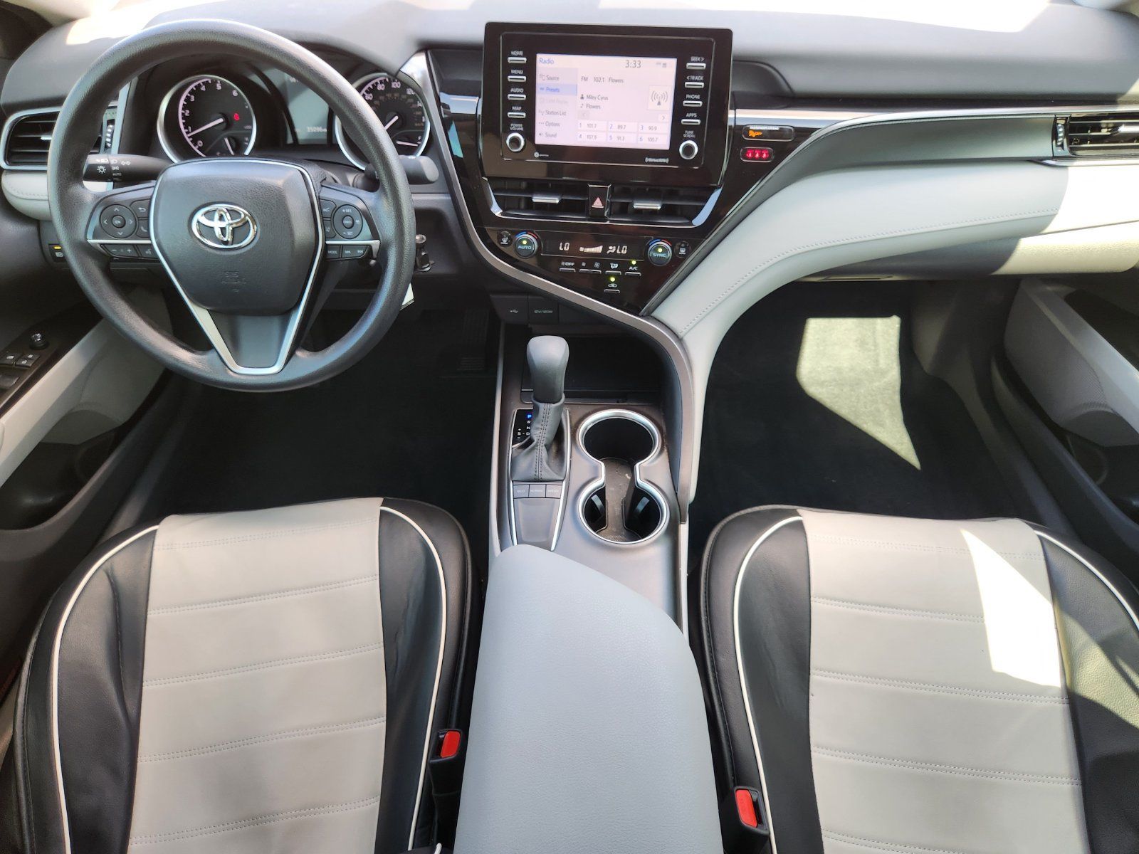 Used 2024 Toyota Camry LE FWD image 27