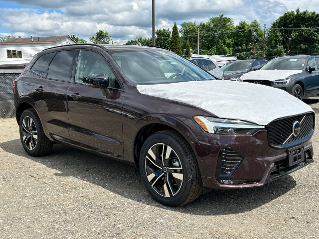 Used 2026 Volvo XC60 B5 Plus w/ Protection Package Premier AWD/4WD image 5