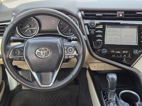 Used 2018 Toyota Camry XLE FWD image 25