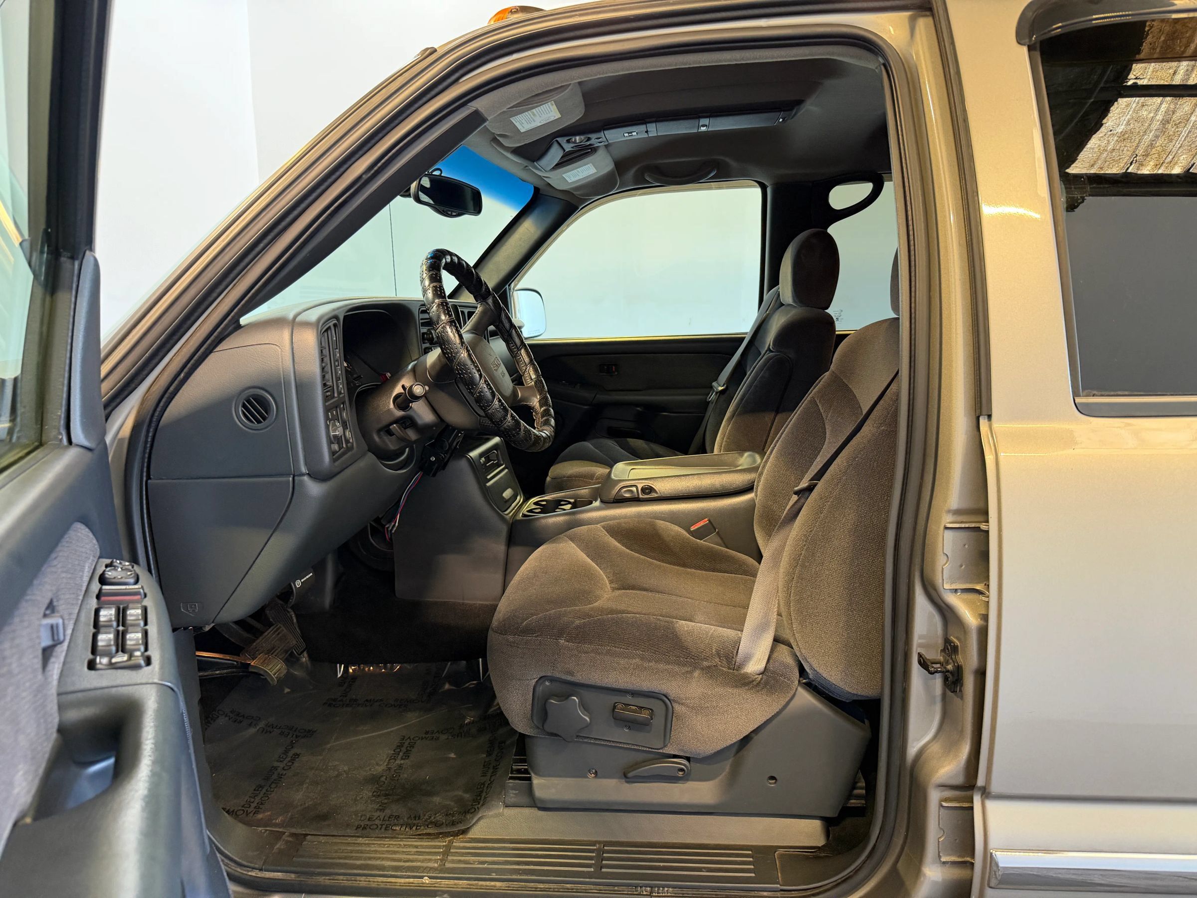 Used 2002 GMC Sierra 2500 4x4 Crew Cab HD w/ Snow Plow Prep Pkg image 10