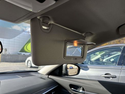 Used 2023 Nissan Altima 2.5 SV w/ SV Premium Package image 17