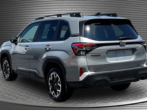 Used 2025 Subaru Forester Premium AWD/4WD image 4