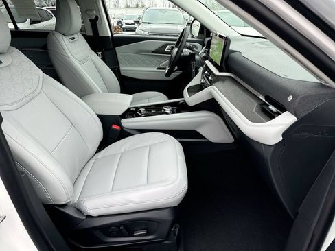 New 2026 Ford Explorer Platinum w/ LUX Leather Package AWD/4WD image 22