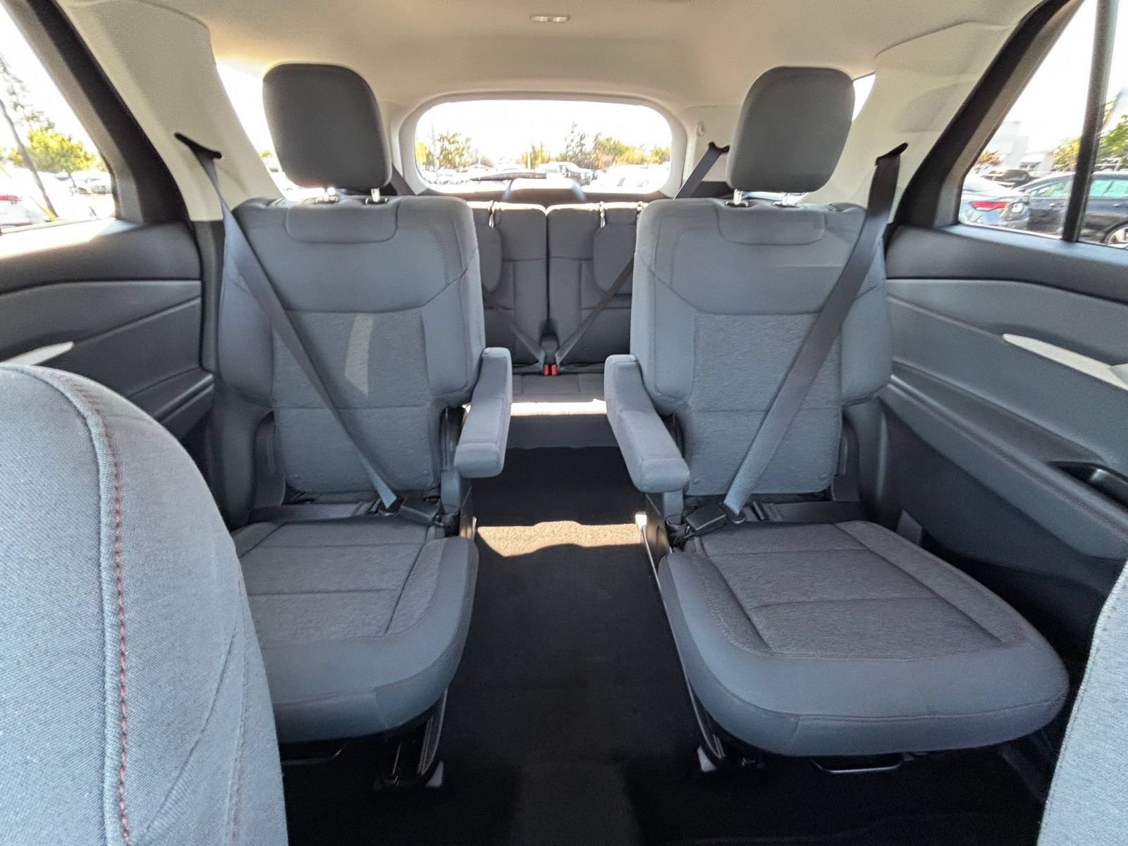 Used 2026 Ford Explorer Active AWD/4WD image 39