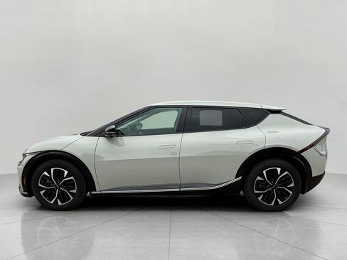 Used 2023 Kia EV6 Wind w/ Wind Technology Package AWD/4WD image 8