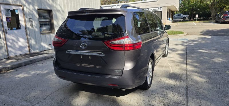 Used 2017 Toyota Sienna Limited Premium AWD/4WD image 5
