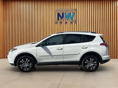 Used 2017 Toyota RAV4 LE w/ All Weather Liner Package AWD/4WD image 22