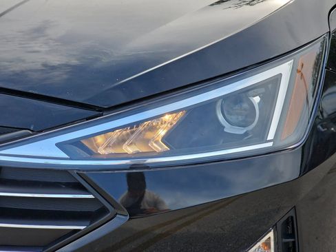 Used 2019 Hyundai Elantra Limited w/ Cargo Package FWD image 25