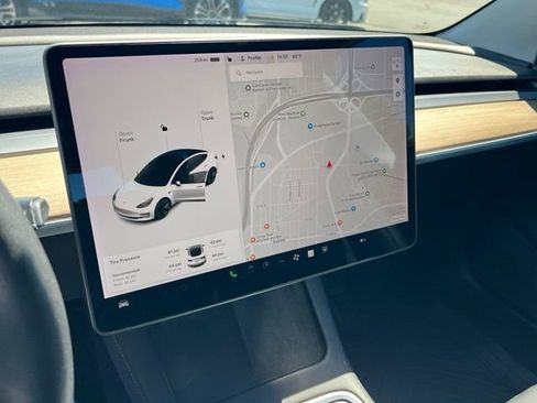 Used 2021 Tesla Model 3 Standard Range Plus RWD image 16