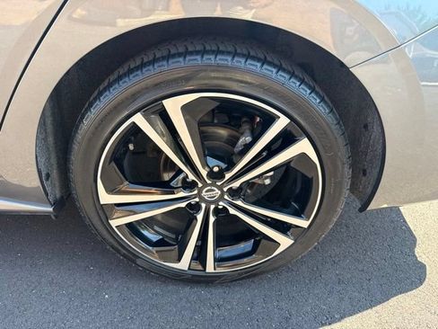 Used 2022 Nissan Sentra SR w/ Electronics Package FWD image 14