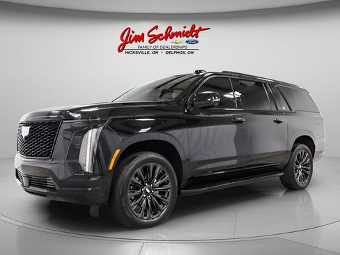 Used 2025 Cadillac Escalade ESV Sport w/ LPO, ONYX Package AWD/4WD image 3