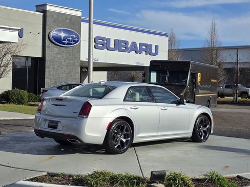 Used 2023 Chrysler 300 Touring L w/ Popular Equipment Group image 5