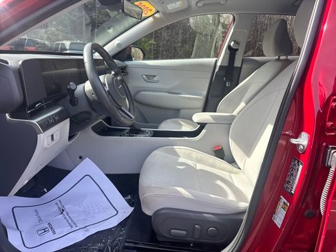 Used 2025 Hyundai Kona SEL image 21