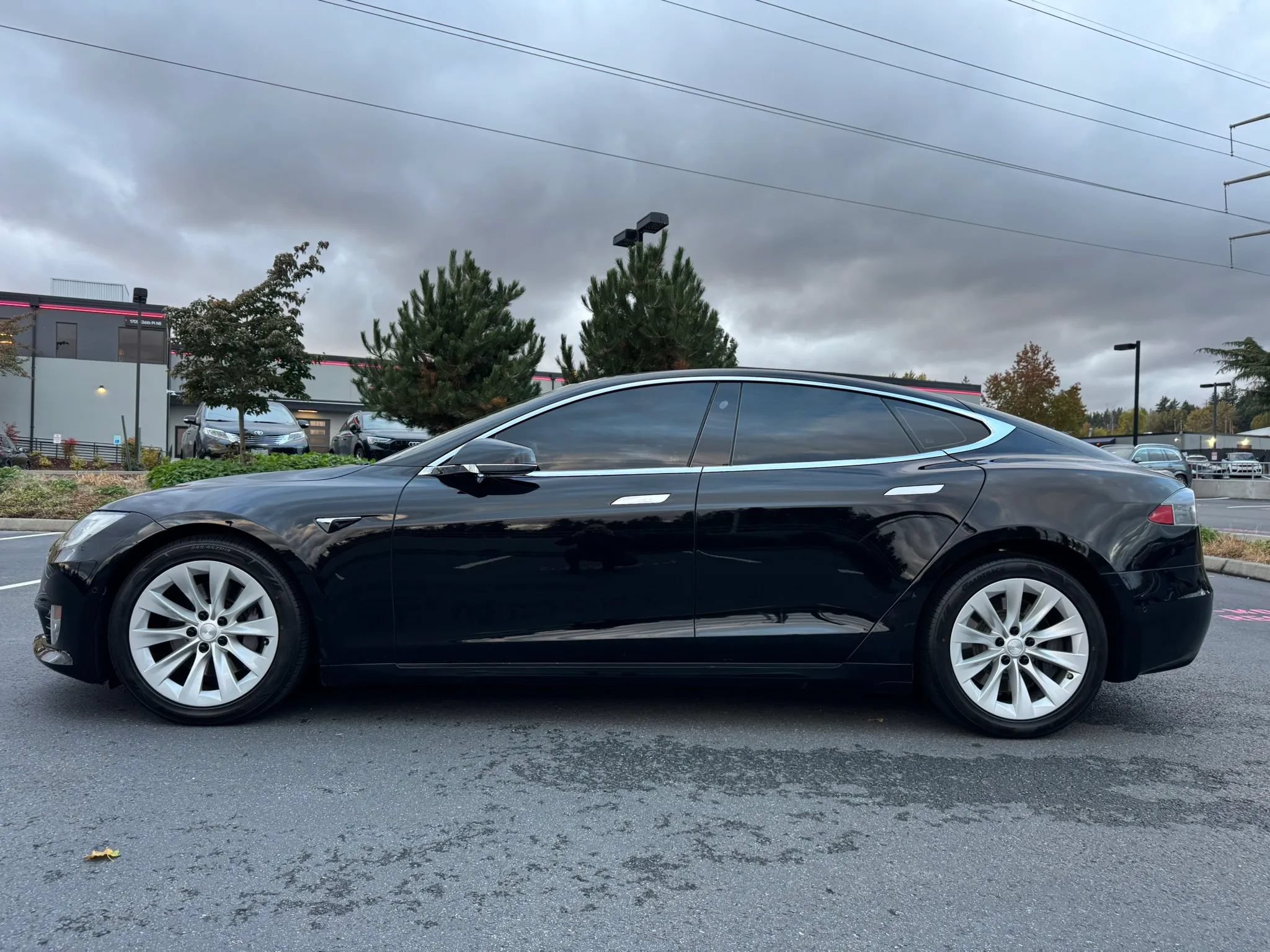 Used 2017 Tesla Model S 75D AWD/4WD image 6