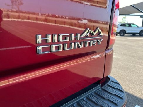 Used 2019 Chevrolet Silverado 1500 High Country w/ High Country Premium Package AWD/4WD image 11