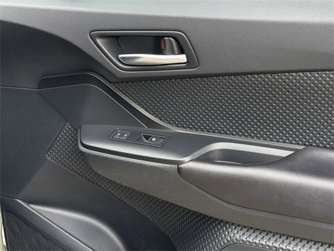 Used 2018 Toyota C-HR XLE image 25