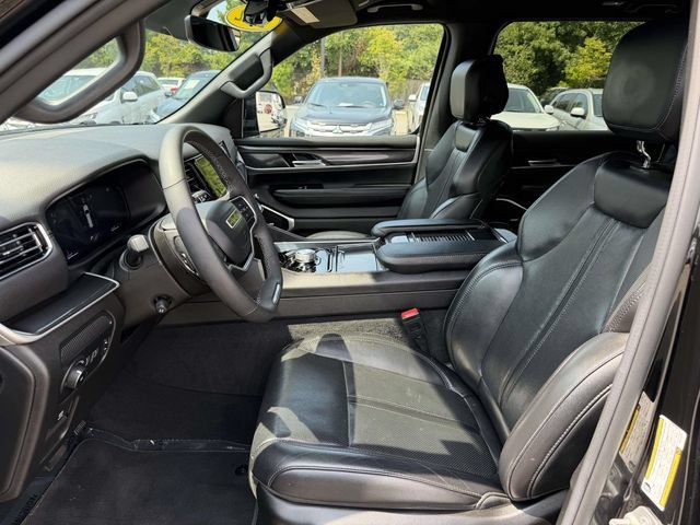 Used 2022 Jeep Wagoneer Series I AWD/4WD image 16