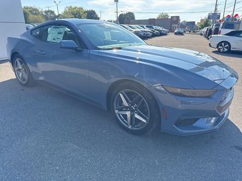 New 2025 Ford Mustang Coupe image 4