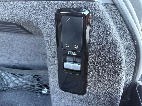 Certified 2023 Land Rover Range Rover SE image 13