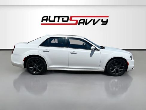 Used 2023 Chrysler 300 S RWD image 8