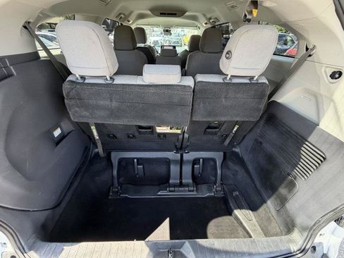Used 2021 Toyota Sienna LE FWD image 42